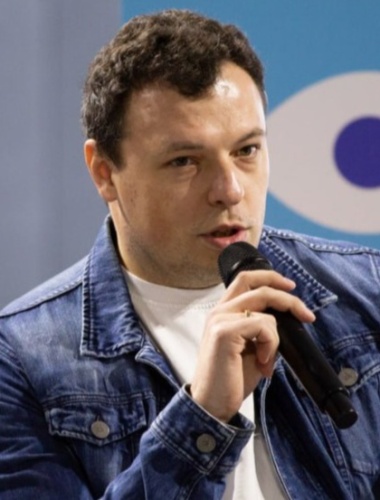 Виталий Беспалов   — Генеральный директор ГАУ МО «Радио 1»